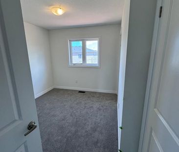 For Lease - 10 REID Avenue, Hamilton, Ontario - Photo 2