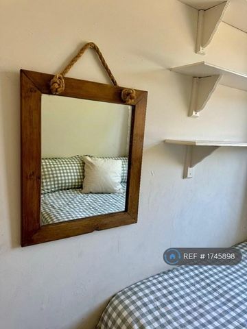 2 bedroom semi-detached house to rent - Photo 5