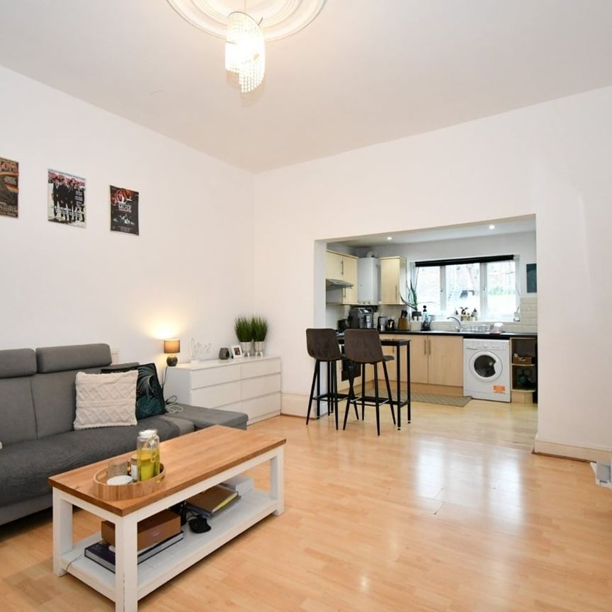 1 Bed Flat, Abbotts Park Road, E10 - Photo 1