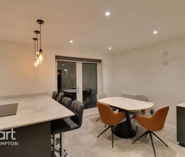 5 bedroom detached house to rent - Photo 4