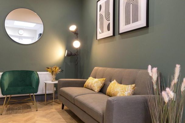 Room 4, 42 Grace Avenue, Belfast, BT5 5JH - Photo 1