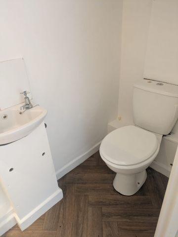 1 Bed Flat, Belper Road, NG7 - Photo 5