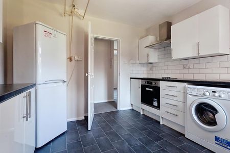 2 bedroom flat to rent - Photo 5