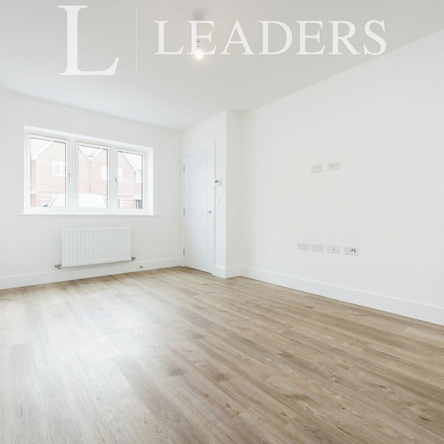 3 bedroom house to rent Friary Grove, Eagle Farm South, Milton Keynes, MK17 - Photo 1