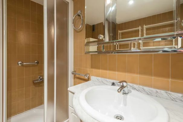 Calle del Comercio, Madrid, Community of Madrid 28007 - Photo 1