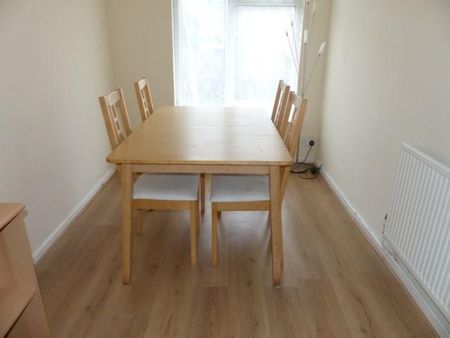 3 bedroom terraced house to rent - Photo 2