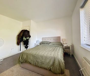 1 bedroom Apartment to let - Photo 5