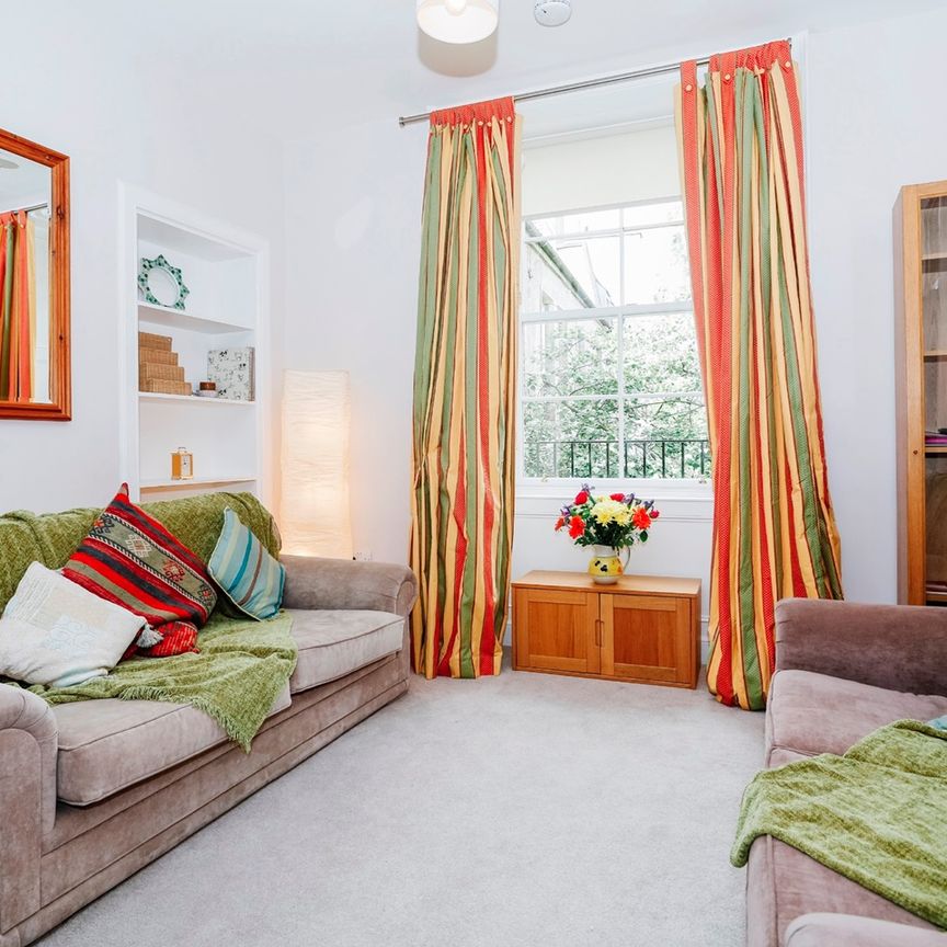 5 Bed Flat, Forrest Road, EH1 - Photo 1
