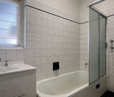 Home in the heart of Salisbury! - Photo 5