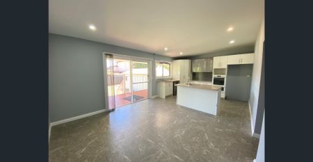 STUNNING FAMILY HOME!! - Photo 3