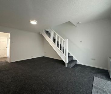 2 bedroom semi-detached house to rent - Photo 4