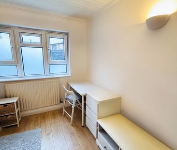 Room in a Shared Flat, With Communal Garden And Bike Storag, W9 - Photo 1