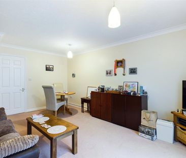 2 bedroom terraced house to rent - Photo 3