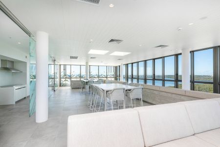 Fully Furnished Studio Apartment - Photo 2