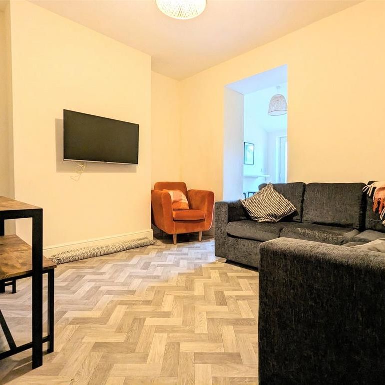 4 bedroom terraced house to rent - Photo 1