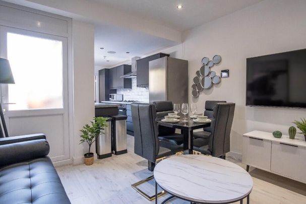 5 bedroom house to rent - Photo 1