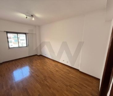 3 room luxury Flat for rent in Cascais e Estoril, Portugal - Photo 6