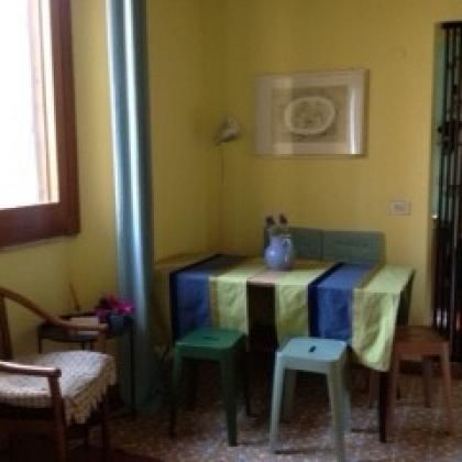 Trastevere-Terrace: 45sqm. Charming studio loft. Entrance, living room, separate kitchen, renovated bath, sleeping loft, large private terrace. Sunny, silent. Ref. 692 - Photo 2