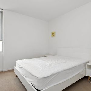 Fully furnished apartment closes to everything - Photo 2