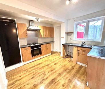 3 bedroom detached house to rent - Photo 4