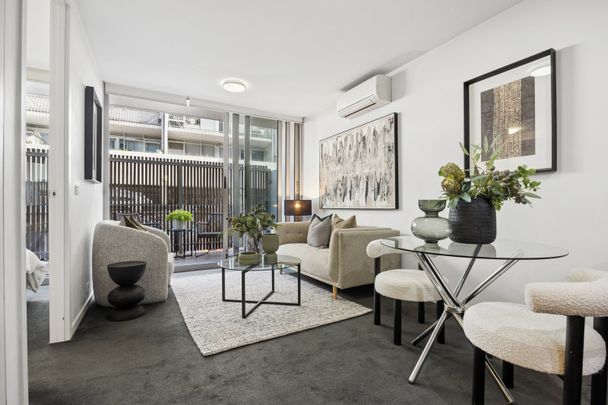 Stylish Apartment Living in Prime St Kilda Location - Photo 1