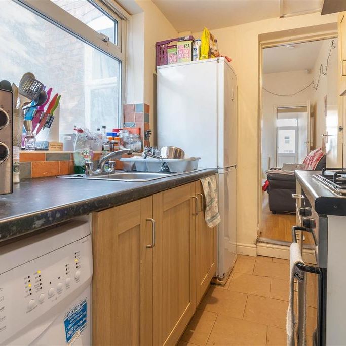 3 bedroom end of terrace house to rent - Photo 1