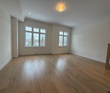 For Lease - 4201 Major Mackenzie Dr Drive, Markham, Ontario - Photo 3