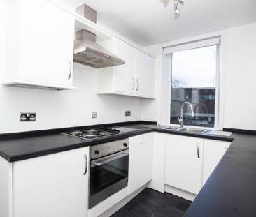 3 bedroom terraced house to rent - Photo 6