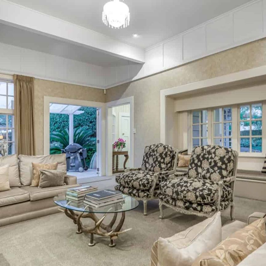 REMUERA - 4 Bedrooms Big House - Photo 1