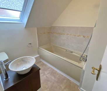 2 bedroom end of terrace house to rent - Photo 5