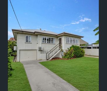 Coastal Comfort, Space & Lifestyle in the Heart of North Ward - Photo 4