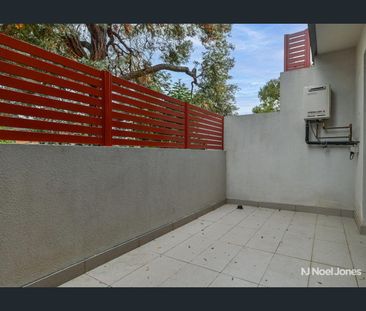 Stylish Apartment Living in a Superb Ringwood Location - Photo 6