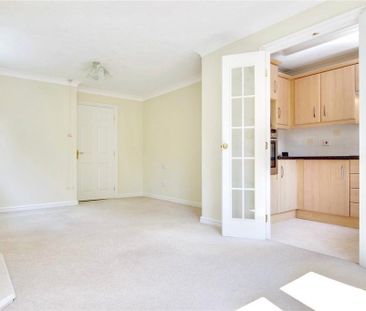 2 bedroom retirement property to rent - Photo 3