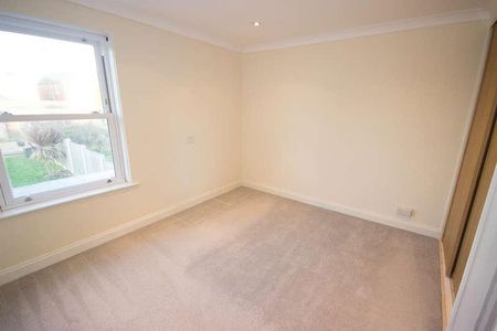 Alfred Street, East Cowes, Isle Of Wight, PO32 - Photo 4