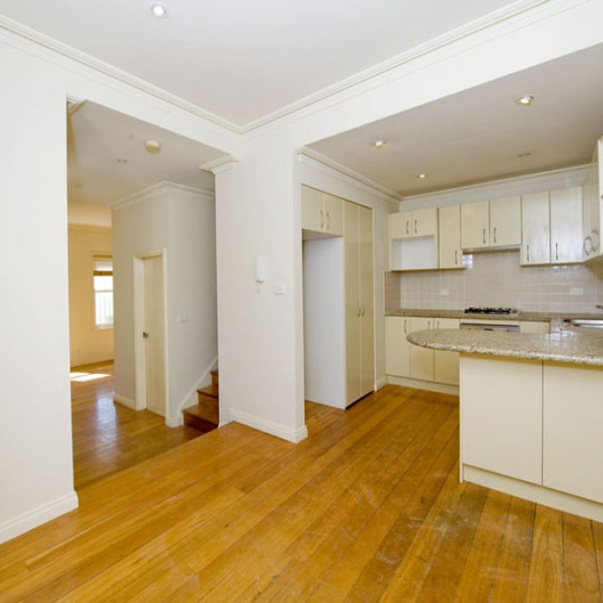 Convenient & Homely 3 Bedroom Townhouse - Photo 1