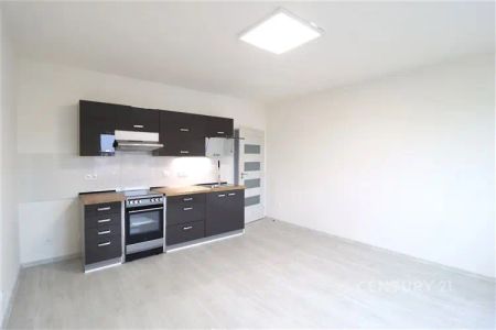 Pronájem bytu 3,5+kk po celkové rekonstrukci, 74 m - Фото 2