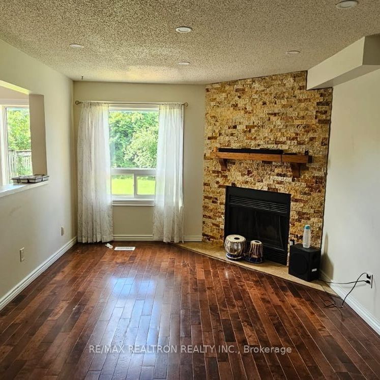 For Lease - 31 Keeble Crescent Unit# Upper, Ajax, Ontario - Photo 1