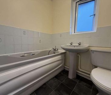 Milbanke Close, Shoeburyness, SS3 - Photo 6