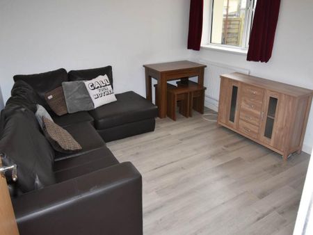 4 bedroom house to rent - Photo 2