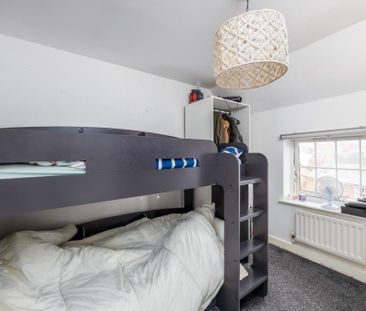 6 bedroom semi-detached house to rent - Photo 4