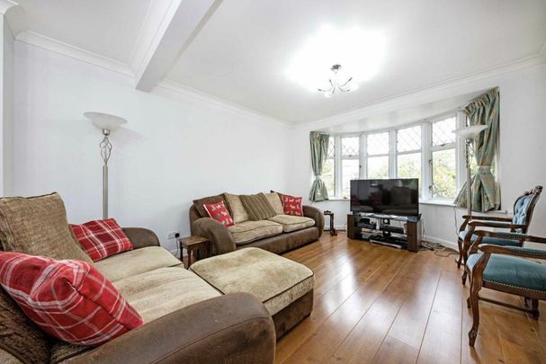 Redfern Avenue, Whitton, TW4 - Photo 1