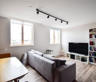 Superbly presented 1 bedroom apartment to rent in this highly sough... - Photo 2