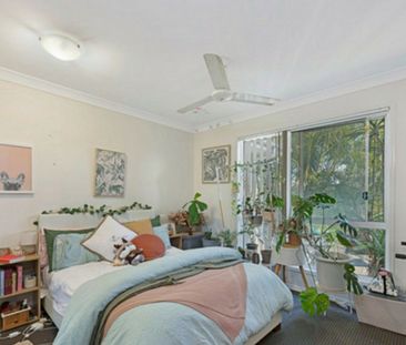 LIGHT, SPACIOUS & FAMILY-FRIENDLY � RELAXED BARGARA LIVING - Photo 2