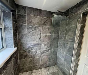 The Square, Grimsby, DN32 - Photo 3