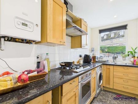 Hurst Road, Upperton, Eastbourne, BN21 - Photo 4