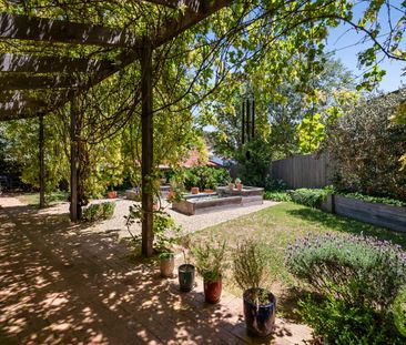 A unique family home with space, character and a private garden oasis - Photo 5