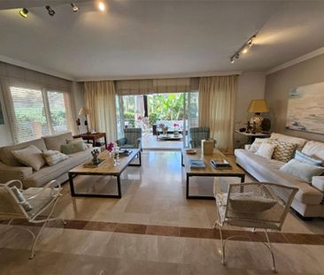 6 room luxury Villa for rent in Marbella, Spain - Photo 1
