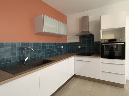 Location Maison 4 pièces 90m² NERAC 47600 - Photo 2