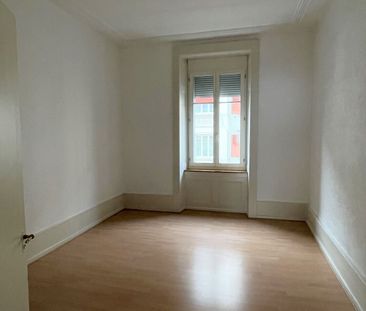 St-Imier, beautiful 3-room apartment with fitted kitchen - Photo 2