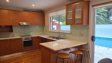 2 Garden Grove, Beverly Hills NSW 2209 - House For Rent | Domain - Photo 4